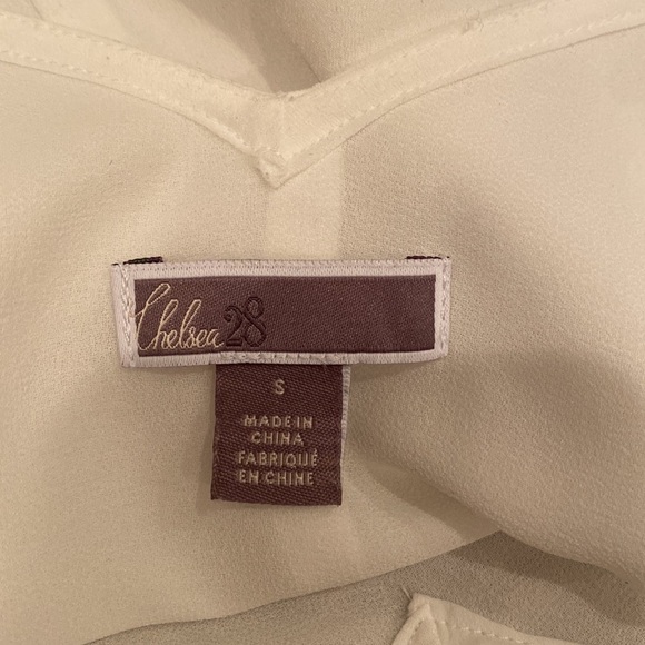 Chelsea28 Women’s White Tank Top With Ruffles Size Small - Picture 4 of 5